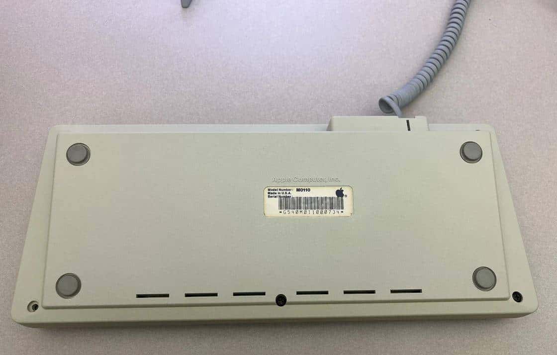 99 刀买到一把 40 年前的苹果键盘，它竟成了我 2025 年的「码字神器」