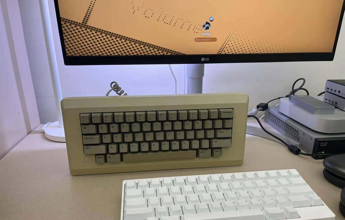 99 刀买到一把 40 年前的苹果键盘，它竟成了我 2025 年的「码字神器」