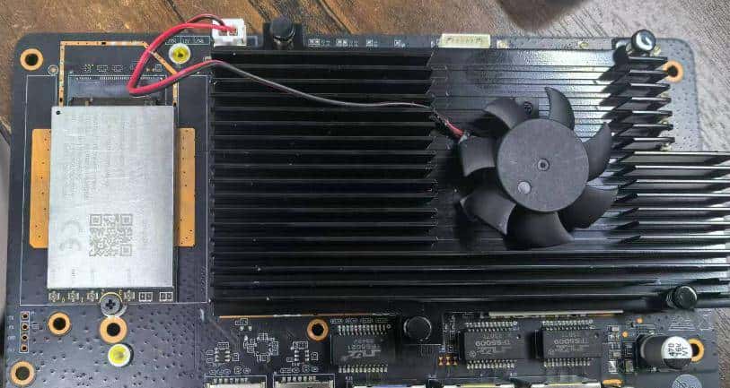 硬核DIY|ZX7981PM 5G CPE 主板实测:USB/PCIe模组通吃+OpenWrt自由！​