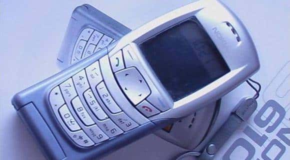 手机编年史：你还记得那些年的彩屏手机吗？