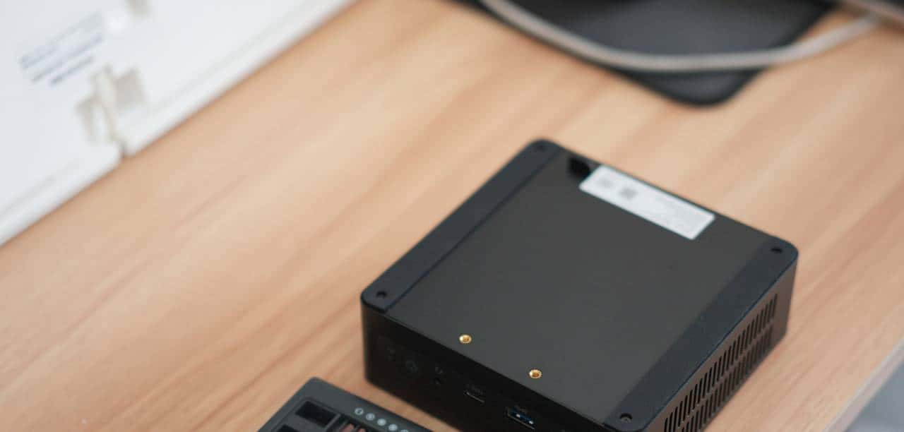 中柏N100ProII测评 扩SATA口3.5硬盘供电 NAS PVE OpenWRT路由 黑群晖