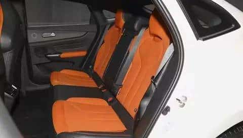 颜值超能打，配置拉满，试驾长安UNI-V三代，很给力