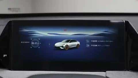 颜值超能打，配置拉满，试驾长安UNI-V三代，很给力