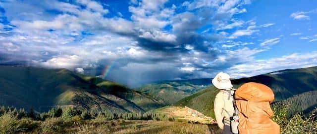 我在期待刘伟元骑行墨脱更新之际,刷到赵朔置顶离开墨脱的视频