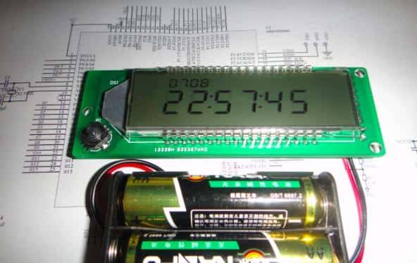 原创：DIY电子时钟+温湿度计 (MSP430F449)