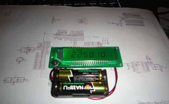 原创：DIY电子时钟+温湿度计 (MSP430F449)