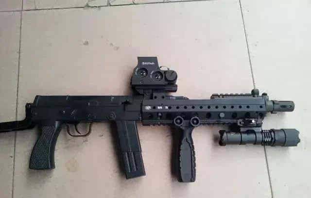 小AK—中国79式冲锋枪