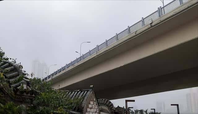 连当地人都吐槽“六无”的邕州老街，建成十余年就彻底凉凉了？