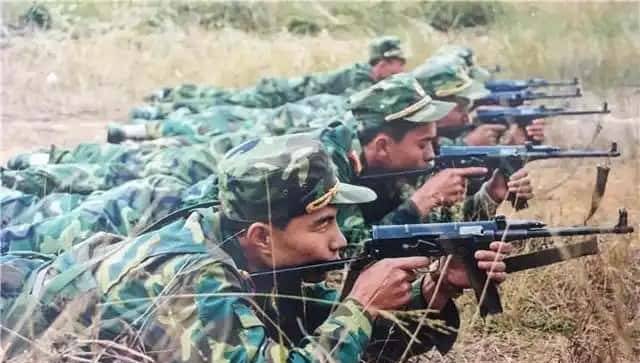 小AK—中国79式冲锋枪