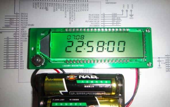 原创：DIY电子时钟+温湿度计 (MSP430F449)