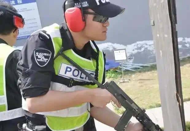 小AK—中国79式冲锋枪