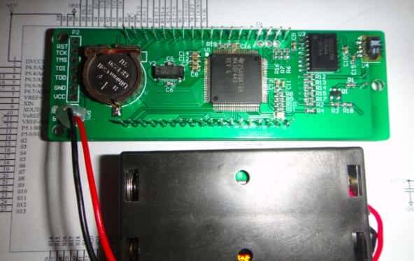 原创：DIY电子时钟+温湿度计 (MSP430F449)