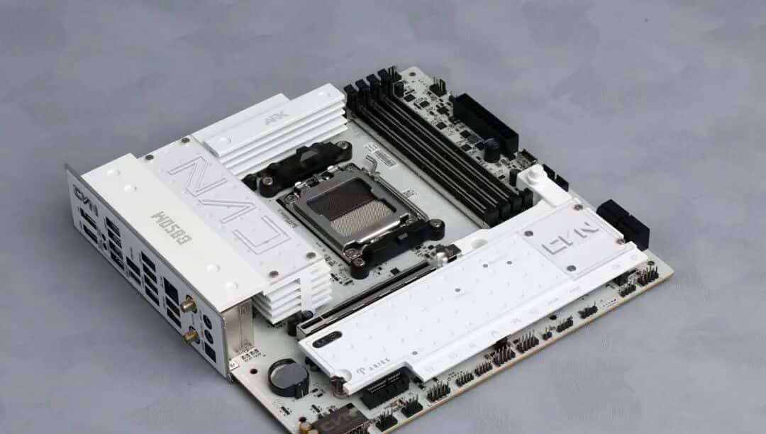 1199元获得17相供电、80A MOS与DDR5 8400内存：七彩虹B850M ARK方舟主板测试