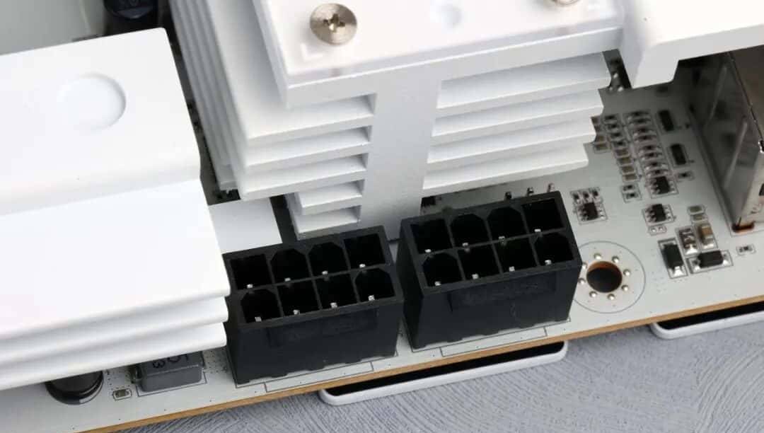 1199元获得17相供电、80A MOS与DDR5 8400内存：七彩虹B850M ARK方舟主板测试