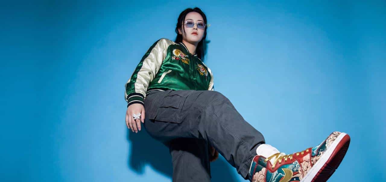 让马斯克变街头痞子、林黛玉穿潮牌，这个AI视频新玩法太上头，手把手教你秒变潮人