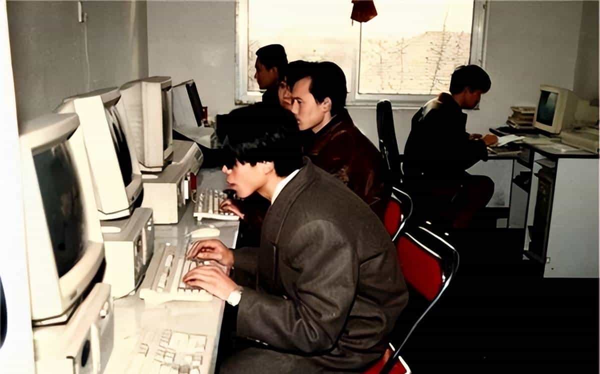 汉字差点被电脑淘汰！两个中国人力挽狂澜，拯救了五千年文字