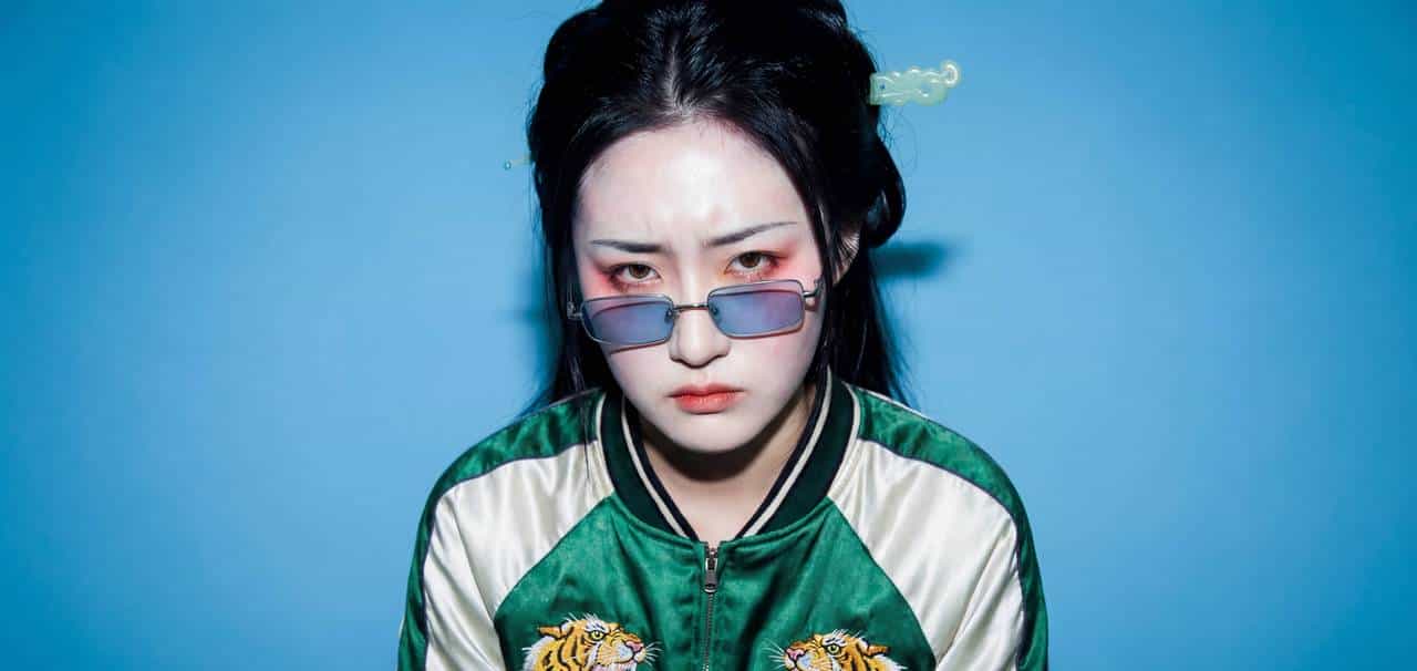 让马斯克变街头痞子、林黛玉穿潮牌，这个AI视频新玩法太上头，手把手教你秒变潮人