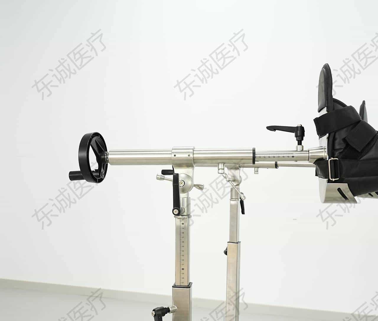 骨科牵引架：手术中常用的“肢体定位帮手”