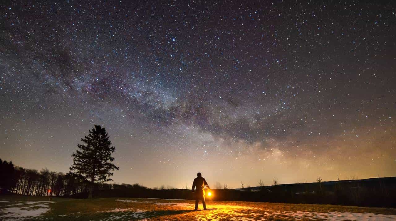 汽车低压电网架构的革新与演进：面向智能电动时代的安全与高效解决方案