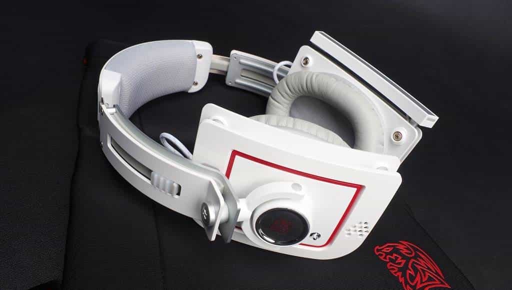 曜越Tt eSPORTS Level 10M 游戏耳机评测