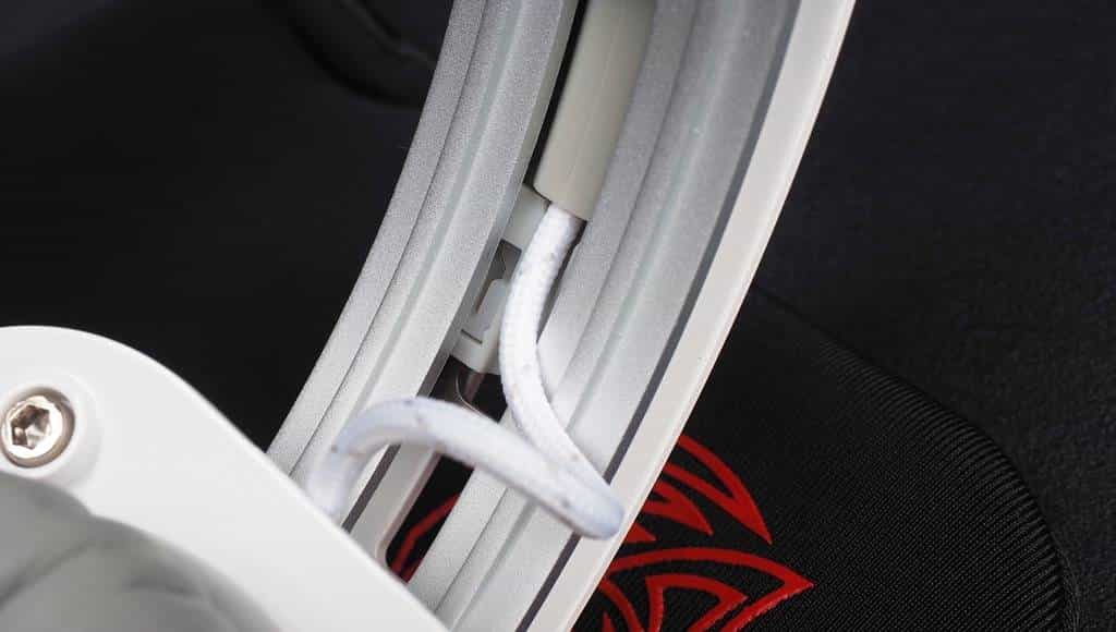 曜越Tt eSPORTS Level 10M 游戏耳机评测