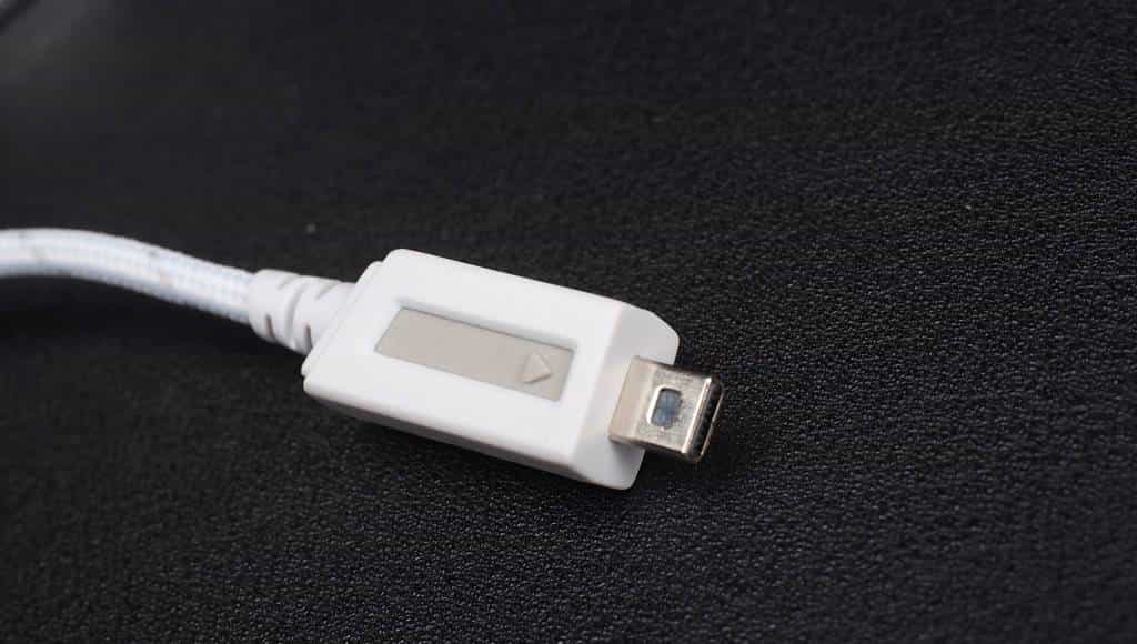 曜越Tt eSPORTS Level 10M 游戏耳机评测