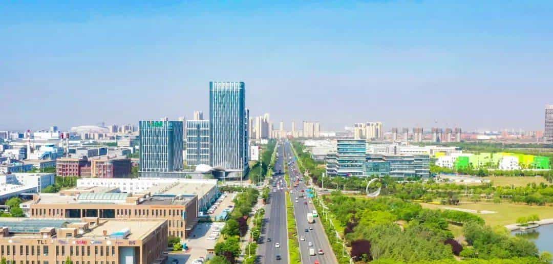 双语丨Incredible! 从“盐碱荒滩”到“科创高地” 青岛高新区是如何做到的？