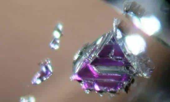 如何成为居家钻石鉴定师