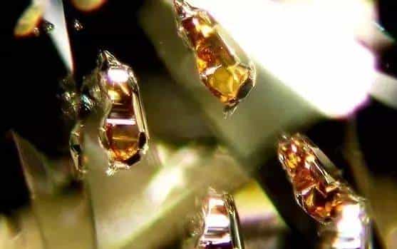 如何成为居家钻石鉴定师