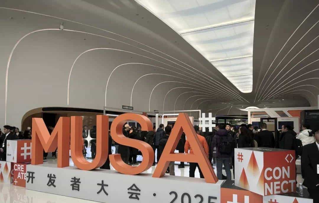 国产GPU杀疯了！摩尔线程狂揽20万开发者，英伟达怕了