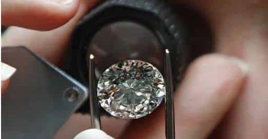 如何成为居家钻石鉴定师