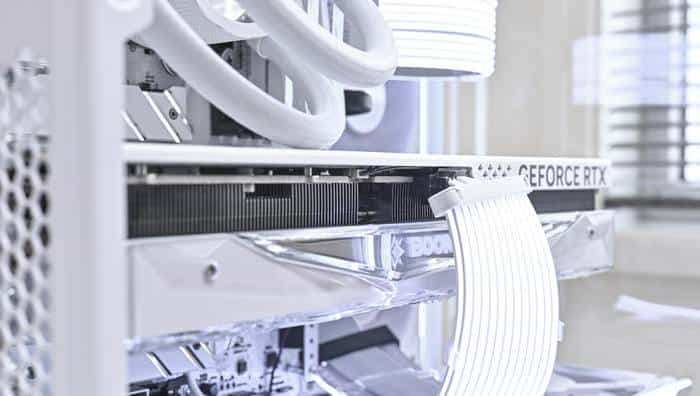 搭建无边海景房——影驰 Z790+ROG 龙王 3+联力积木风扇 P28 装机展示