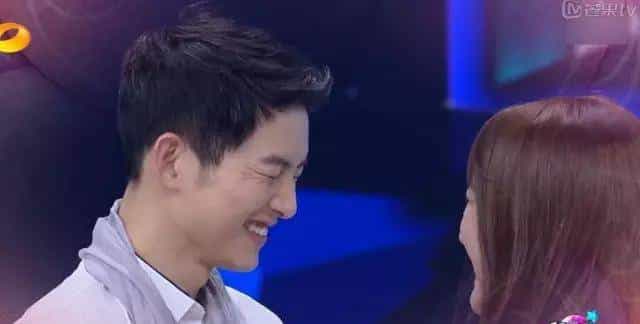 她拿下了宋仲基还不够，居然为了大张伟，还拒绝了王凯黄晓明！