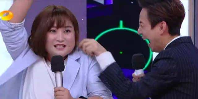 她拿下了宋仲基还不够，居然为了大张伟，还拒绝了王凯黄晓明！