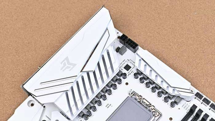 搭建无边海景房——影驰 Z790+ROG 龙王 3+联力积木风扇 P28 装机展示