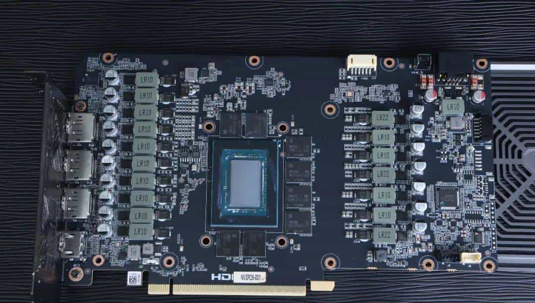 支持DLSS 4 帧率翻上加翻——索泰GeForce RTX 5080 16GB AMP EXTREME INFINITY详测