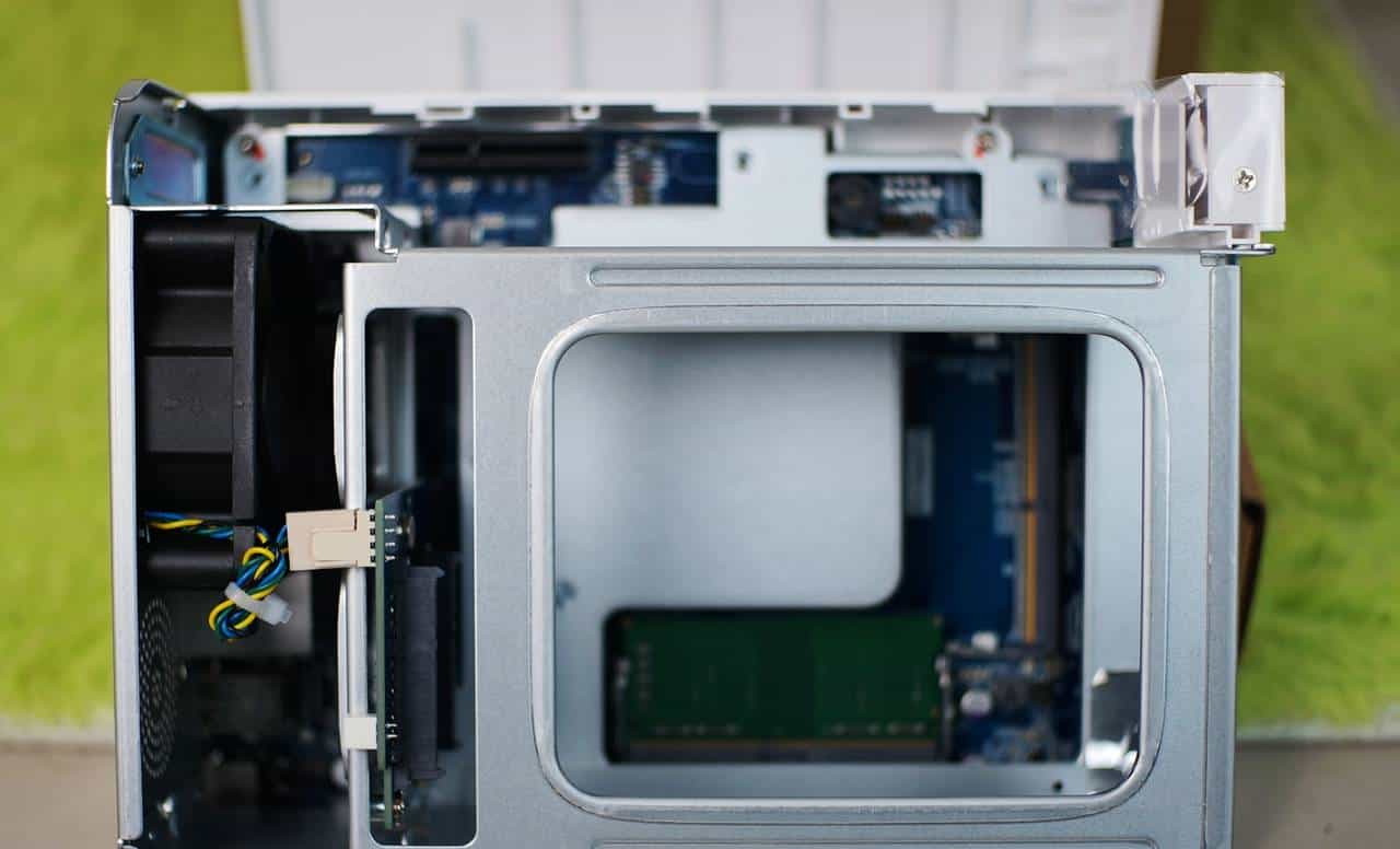 4K NAS 影音神器 威联通 TS-251D