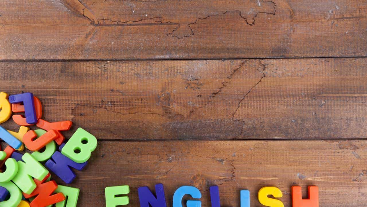 100首英文经典启蒙儿歌，每天1首磨耳朵练听力，自然开口说英语