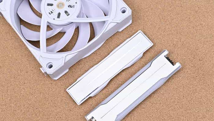 搭建无边海景房——影驰 Z790+ROG 龙王 3+联力积木风扇 P28 装机展示