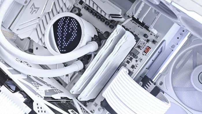 搭建无边海景房——影驰 Z790+ROG 龙王 3+联力积木风扇 P28 装机展示