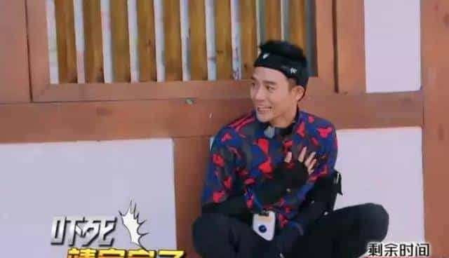 她拿下了宋仲基还不够，居然为了大张伟，还拒绝了王凯黄晓明！