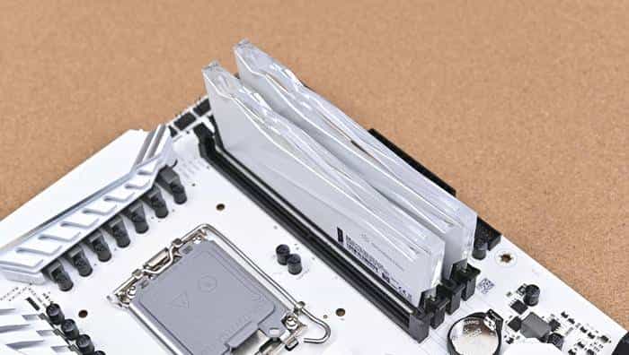 搭建无边海景房——影驰 Z790+ROG 龙王 3+联力积木风扇 P28 装机展示