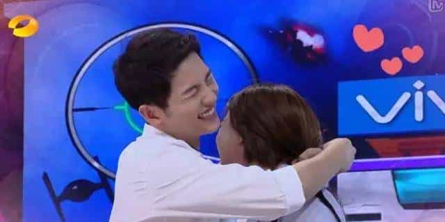 她拿下了宋仲基还不够，居然为了大张伟，还拒绝了王凯黄晓明！