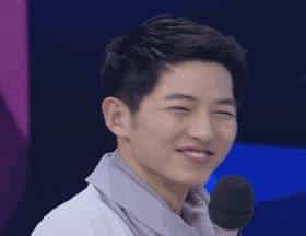 她拿下了宋仲基还不够，居然为了大张伟，还拒绝了王凯黄晓明！