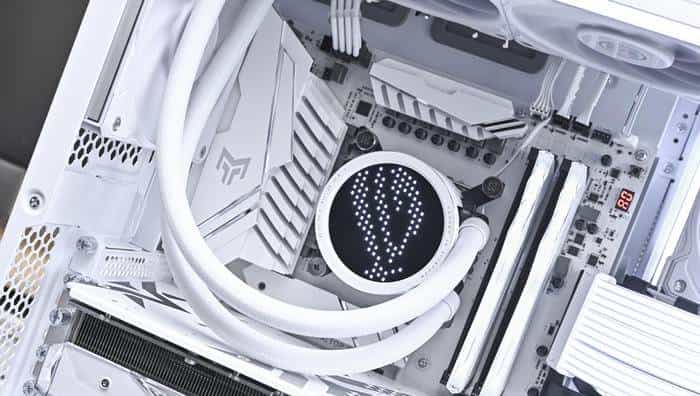 搭建无边海景房——影驰 Z790+ROG 龙王 3+联力积木风扇 P28 装机展示