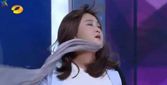 她拿下了宋仲基还不够，居然为了大张伟，还拒绝了王凯黄晓明！