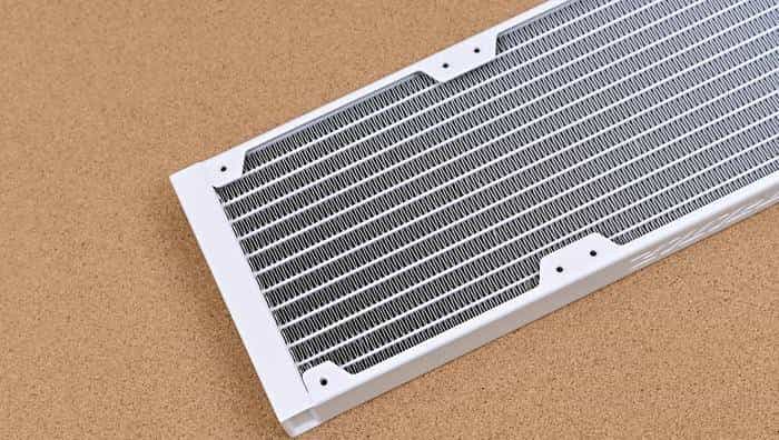 搭建无边海景房——影驰 Z790+ROG 龙王 3+联力积木风扇 P28 装机展示