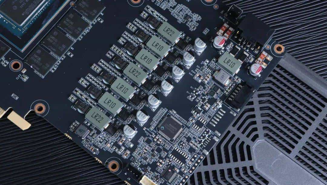 支持DLSS 4 帧率翻上加翻——索泰GeForce RTX 5080 16GB AMP EXTREME INFINITY详测