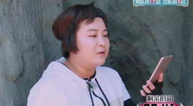 她拿下了宋仲基还不够，居然为了大张伟，还拒绝了王凯黄晓明！