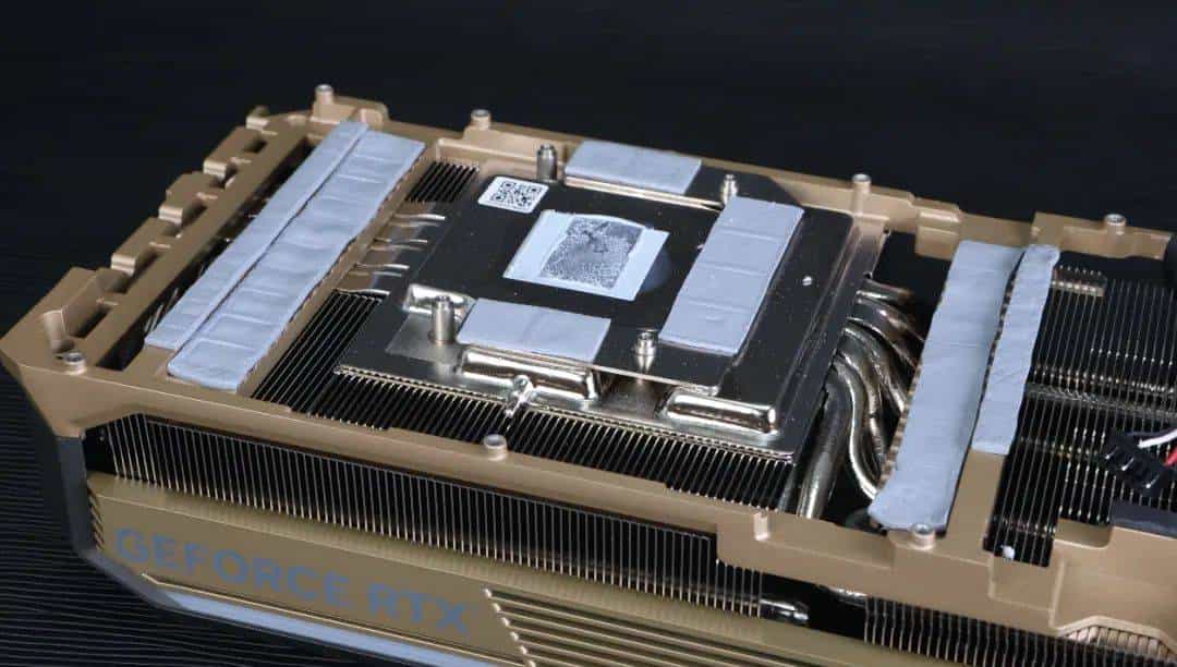 支持DLSS 4 帧率翻上加翻——索泰GeForce RTX 5080 16GB AMP EXTREME INFINITY详测